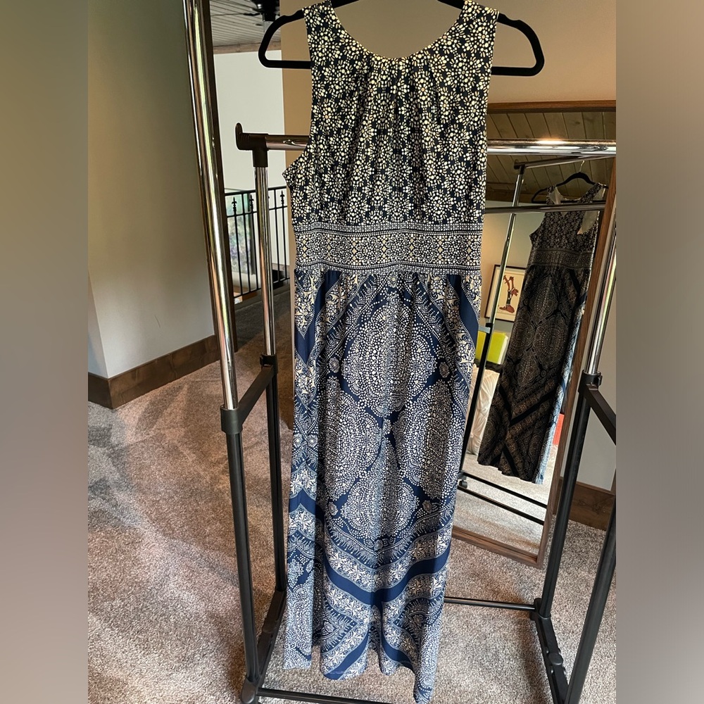 Super cute maxi dress